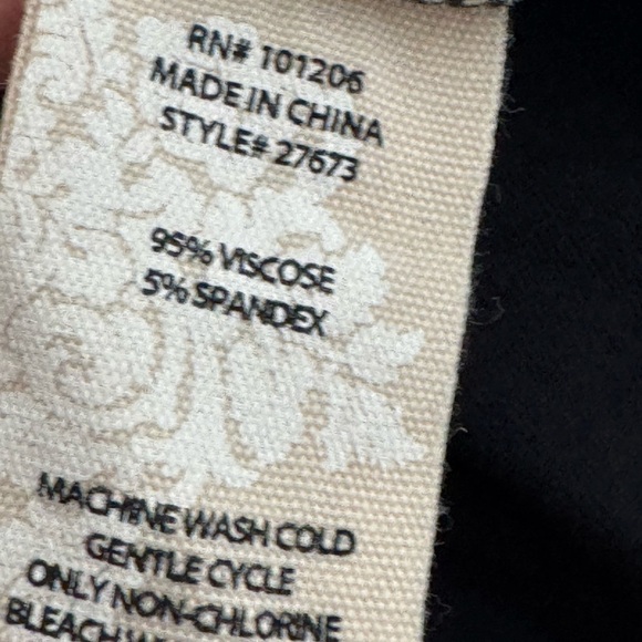 Soft Surroundings Black Sleeveless Blouse Top Shark Bite Hem Large STYLE# 27673 - Picture 5 of 5